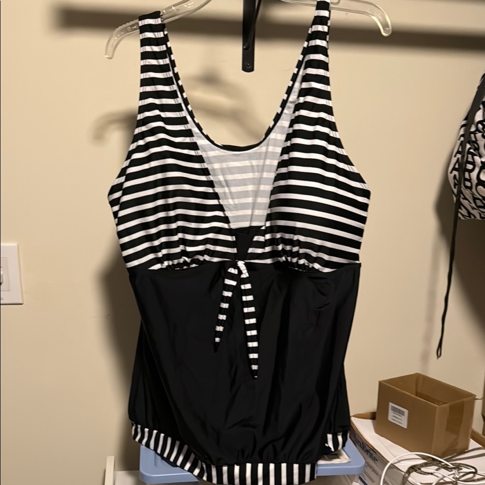 Chic Striped Black and White Tankini Top XXL